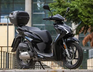QJMotor SQ16: The Chinese Scooter Challenging the Honda SH Design - image 3