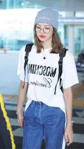 Get Inspired by Lisa of BLACKPINK Chic Autumn Fashion Style - image 0