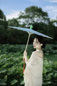 YiTuYu Art Language Vol.4976 Featuring Ke Ke Duo Ni: Elegant Artistic Photography Collection - image 1