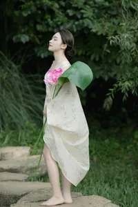 YiTuYu Art Language Vol.4976 Featuring Ke Ke Duo Ni: Elegant Artistic Photography Collection - image 4