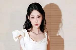 The Controversy Behind the Bikini Photoshoot at Giong Tien: Who is the Singer? - image 1