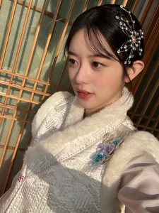 HYBE’s New Girl Group I’LL-IT: Minju Captivates Fans with Living Doll Visuals - image 5