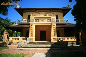 Unique Architectural Wonders Built by Emperor Bao Dai in Hue Imperial City - image 1