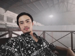 Vietnamese Star Spotlight: Ho Ngoc Ha Enjoys a Moment of Pure Relaxation - image 2