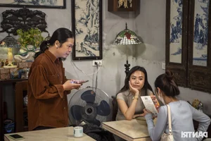 Inside Hanoi’s 'Noble' Bun Rieu Shop: A Culinary Secret That Values Quality Over Fame - image 1
