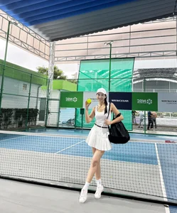 Supermodel Anh Thu Sets the Trend with Chic Pickleball Court Fashion - image 4