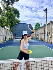 Supermodel Anh Thu Sets the Trend with Chic Pickleball Court Fashion - image 0