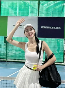 Supermodel Anh Thu Sets the Trend with Chic Pickleball Court Fashion - image 6