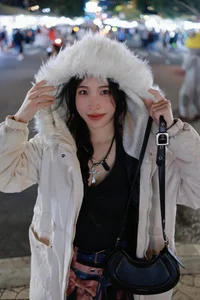 Streaming Surprises: Female Creator Stunned by Heartfelt Fan Reactions During Live Test - image 7