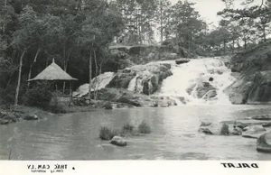 Nostalgic Journey: Rare Historical Photos of Cam Ly Waterfall in Old Da Lat - image 1
