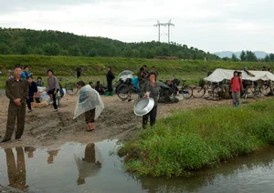 Unveiling Daily Life: Rare Insights into North Korean Rural Life from Years Past - image 1