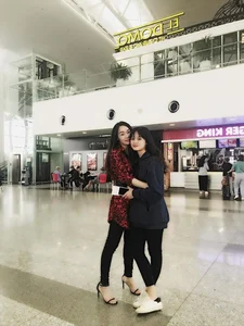Quach Thu Phuong's Daughter: A Stunning Lookalike with Talent and Grace - image 7
