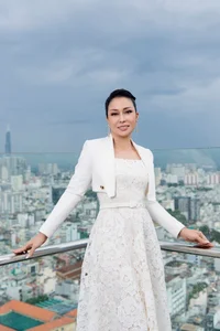 The Radiant Elegance of Miss Compassion Hang Nguyen: A Style Icon's Journey - image 3
