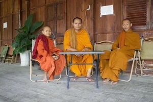 The Viral Story of a 40-Year-Old Monk With a Child-Like Appearance and ID Card Struggles - image 4
