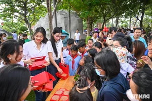 Minh Kien, Giana, and Nguyen Huy Bring Mid-Autumn Joy to Children - image 5