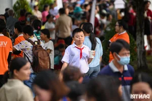 Minh Kien, Giana, and Nguyen Huy Bring Mid-Autumn Joy to Children - image 2