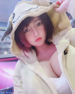 Stunning Blue Bikini Cosplay of Asuka Ichinose by Kaneko - image 28