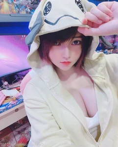 Stunning Blue Bikini Cosplay of Asuka Ichinose by Kaneko - image 32