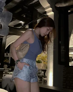 Hot Girl Tram Anh Showcases Toned Abs in Athletic Wear - image 4