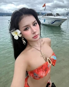 TikTok Star Xuan Ca Stuns in Viral Summer Bikini Photoshoot - image 5