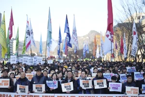 South Korean Protests: Citizens Demand Presidential Resignation - image 0