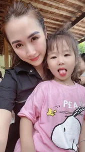 Prime-Time TV Actor Wins Hearts with Devoted Family Life Off-Screen - image 8