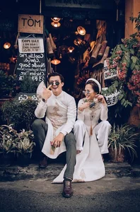 Prime-Time TV Actor Wins Hearts with Devoted Family Life Off-Screen - image 4