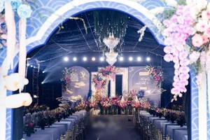 Quang Hai's Indochine-Style Engagement Ceremony: A Fusion of Tradition and Elegance - image 6