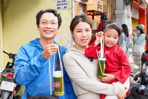 Best Cafes in Ho Chi Minh City to Watch the Historic April 30 Parade - image 1