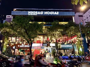 Best Cafes in Ho Chi Minh City to Watch the Historic April 30 Parade - image 3