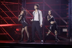 BB Tran’s Successful 'Nét' Performance on 'Anh Trai Vuot Ngan Chong Gai' - image 6