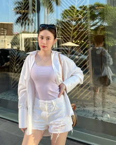Where Is the Wealthy and Beautiful Vietnamese-Laotian Hot Girl Now? - image 3