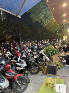 Hoan Kiem Lake and Van Quan Packed for 2025 Countdown - image 6