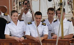 Princess Leonor Reunites with Queen Letizia After Military Training - image 4