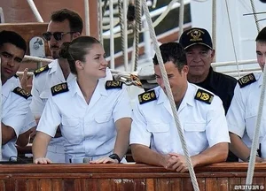 Princess Leonor Reunites with Queen Letizia After Military Training - image 8