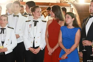 Princess Leonor Reunites with Queen Letizia After Military Training - image 0