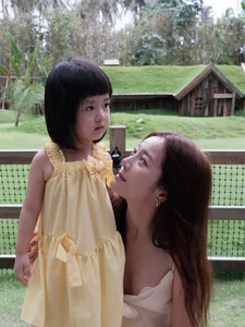 Famous Screen Actress Shares Heartwarming Moments with Her Young Daughter - image 1