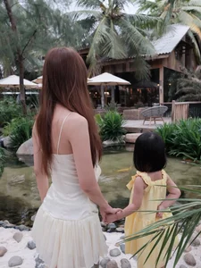 Famous Screen Actress Shares Heartwarming Moments with Her Young Daughter - image 6