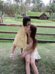 Famous Screen Actress Shares Heartwarming Moments with Her Young Daughter - image 5