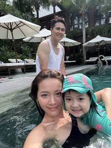 Famous Screen Actress Shares Heartwarming Moments with Her Young Daughter - image 8