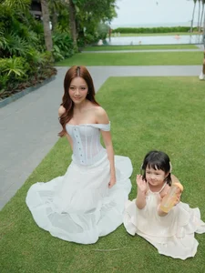 Famous Screen Actress Shares Heartwarming Moments with Her Young Daughter - image 9