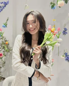 Doan Van Hau's Wife Doan Hai My Debuts Gorgeous New Hairstyle - image 0