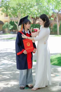Where Is Actress Minh Phuong from the Famous Series 'Chay An' Now? - image 29