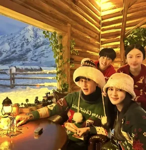 Chinese Celebrities Share Warm Family Moments During the Holiday - image 4