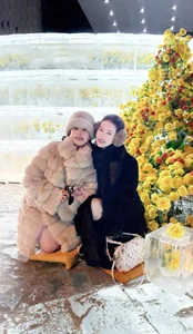 Chinese Celebrities Share Warm Family Moments During the Holiday - image 1