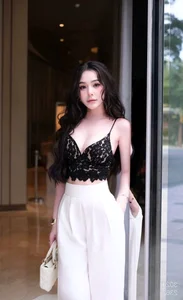 Top Collection: Beautiful Girls in Spaghetti Strap Dresses - The Most Charming Trends of 2026 - image 1