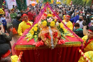Tien Cong Festival 2024: Honoring the Elderly and Founding Ancestors of Ha Nam Island - image 6