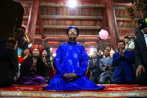 Tien Cong Festival 2024: Honoring the Elderly and Founding Ancestors of Ha Nam Island - image 10