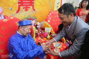 Tien Cong Festival 2024: Honoring the Elderly and Founding Ancestors of Ha Nam Island - image 5