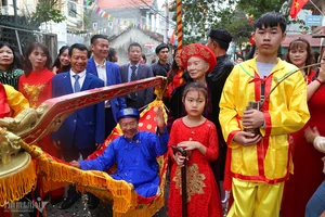 Tien Cong Festival 2024: Honoring the Elderly and Founding Ancestors of Ha Nam Island - image 0
